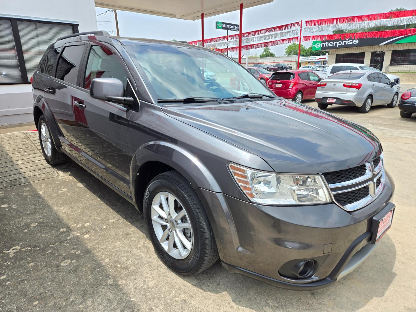 2014 GRAY Dodge Journey SXT (3C4PDCBGXET) with an 3.6L V6 DOHC 24V engine, 6-Speed Automatic transmission, located at 503 West Court, Seguin, TX, 78155, (830) 379-3373, 29.568621, -97.969803 - Photo#1